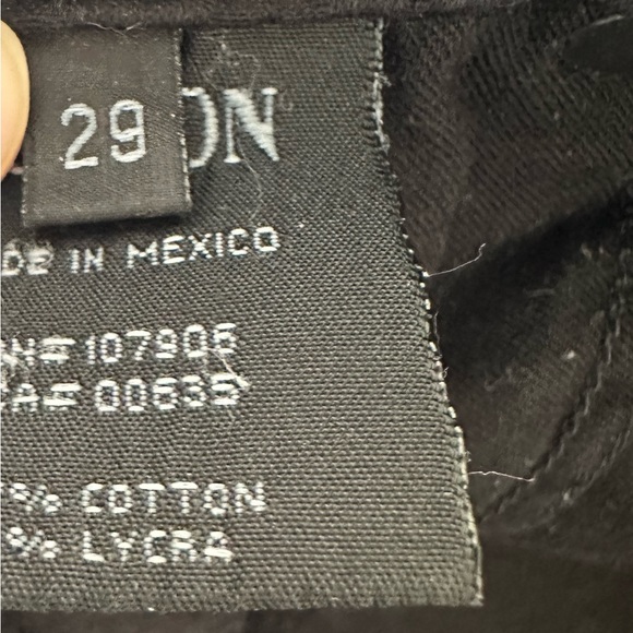 Hudson | Black Jeans with Textured Print, Size 29 ✨ - Picture 8 of 9